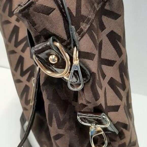 Michael Kors Signature 2 way bag - Picture 7 of 11